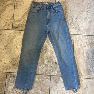Abercrombie curve love ankle straight distressed jeans